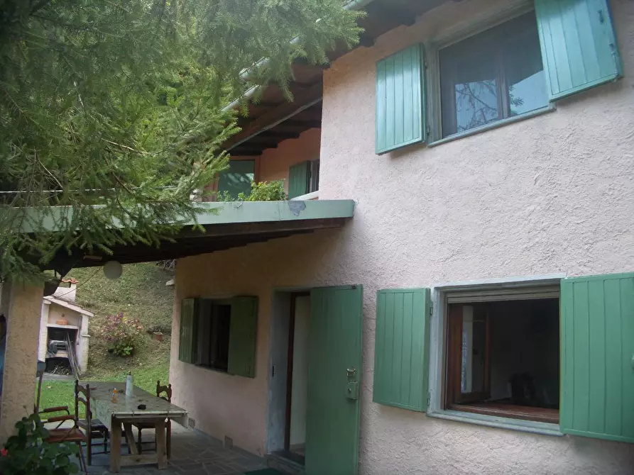 Immagine 2 di Rustico / casale in vendita  a Stazzema