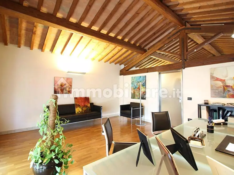 Immagine 2 di Ufficio in vendita  a Pontedera