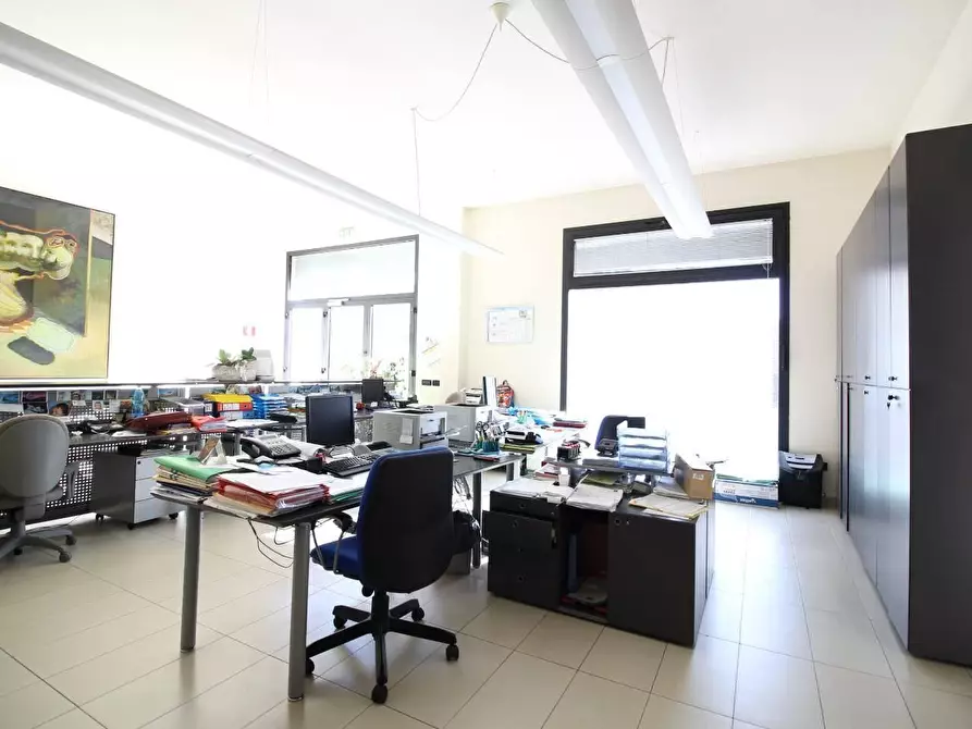 Immagine 6 di Ufficio in vendita  a Pontedera