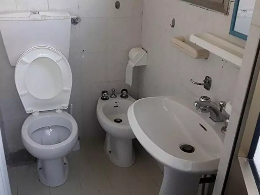 Immagine 12 di Appartamento in vendita  a Carrara