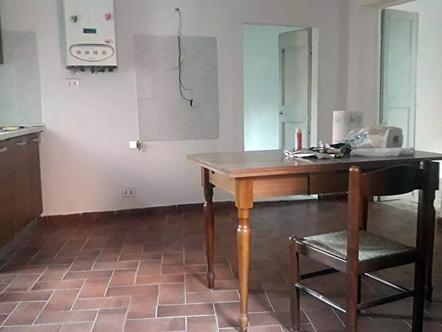 Immagine 2 di Appartamento in vendita  a Carrara
