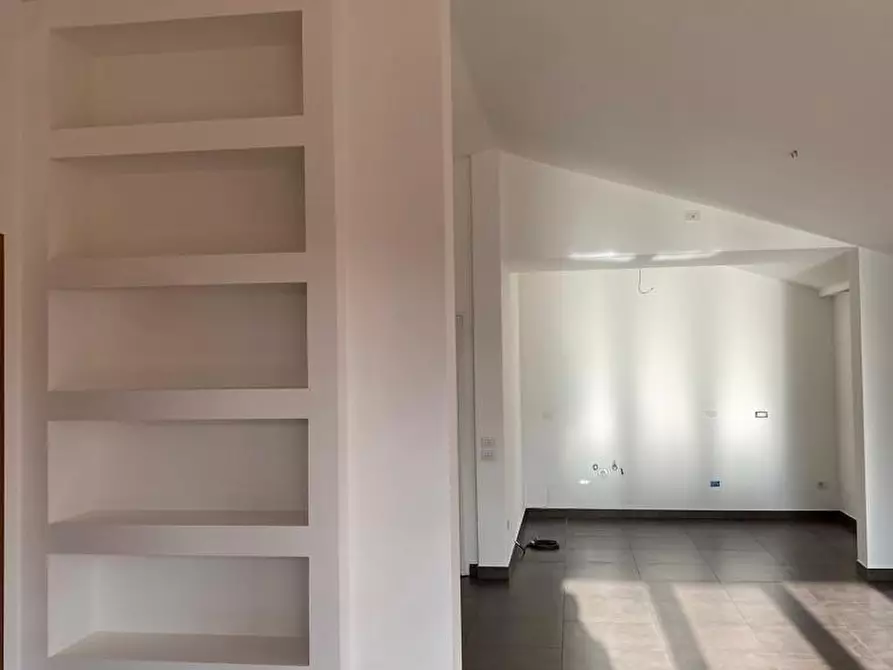 Immagine 21 di Mansarda in affitto  a Empoli