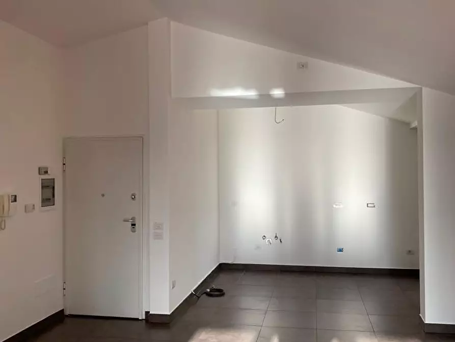 Immagine 10 di Mansarda in affitto  a Empoli