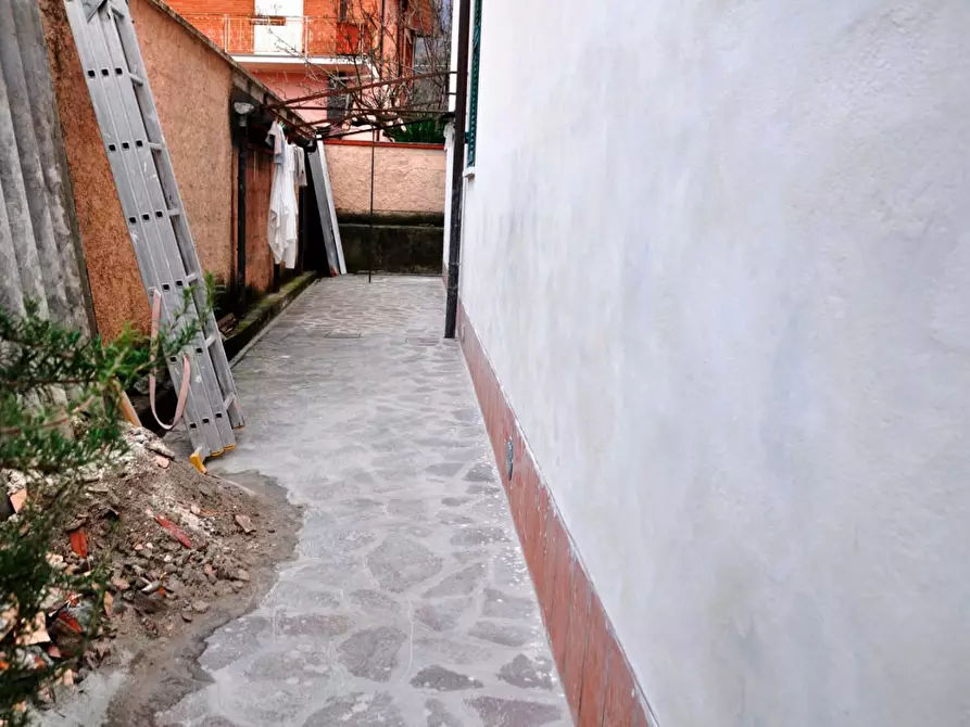 Immagine 43 di Casa bifamiliare in vendita  a Carrara