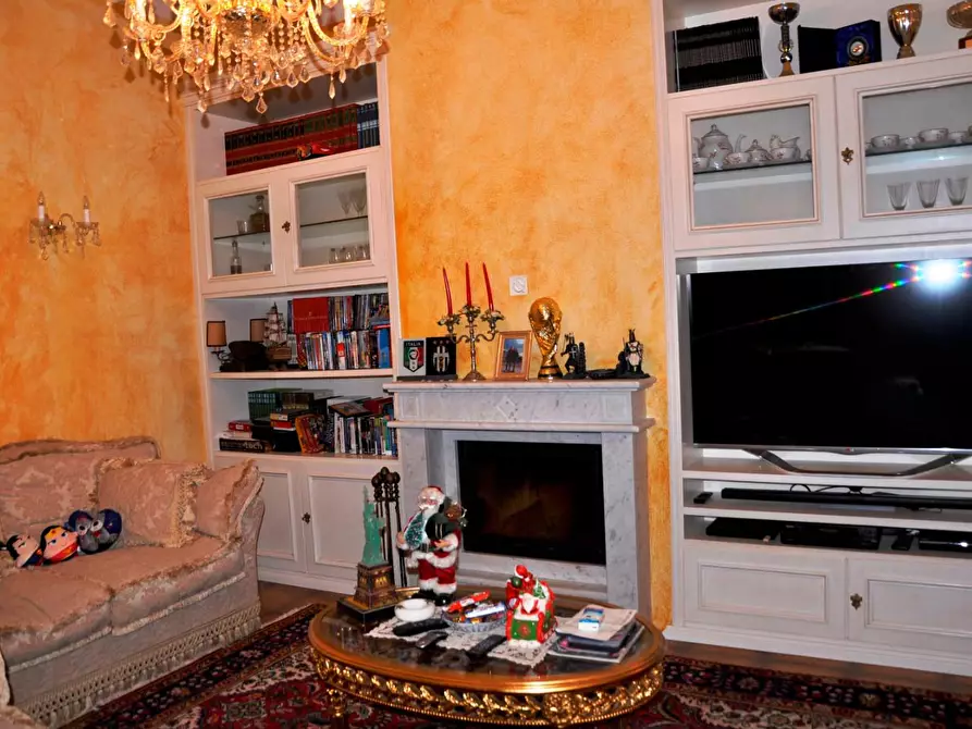 Immagine 2 di Casa bifamiliare in vendita  a Carrara