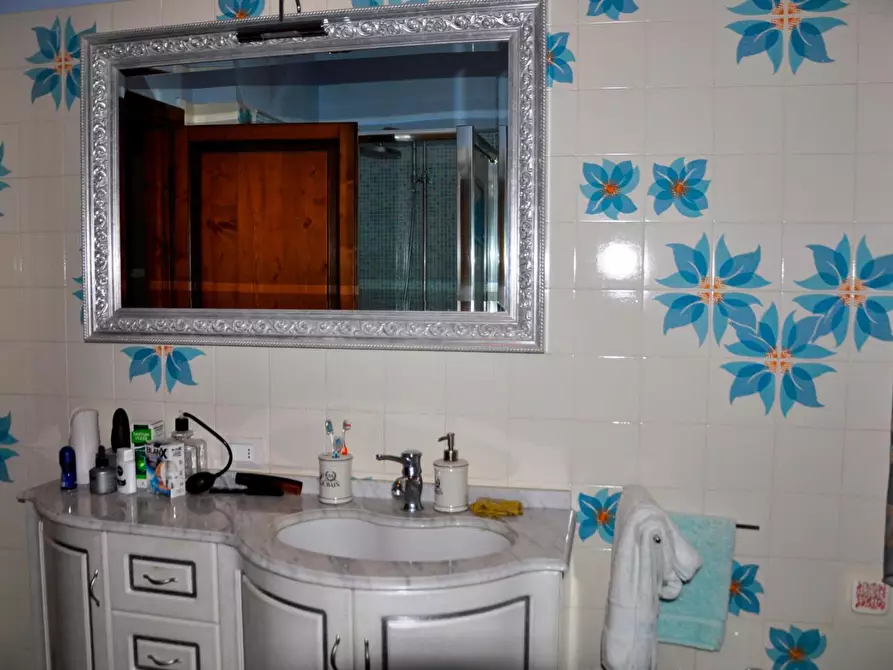 Immagine 31 di Casa bifamiliare in vendita  a Carrara