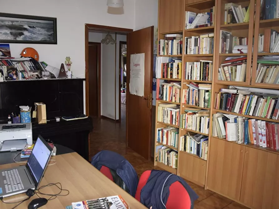 Immagine 14 di Appartamento in vendita  a Carrara