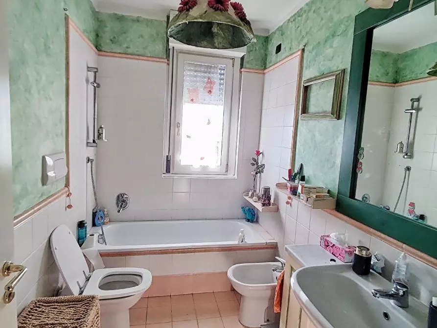 Immagine 6 di Mansarda in vendita  a Viareggio