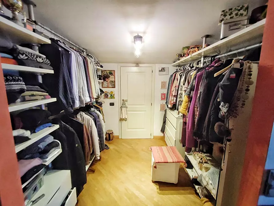 Immagine 19 di Mansarda in vendita  a Viareggio