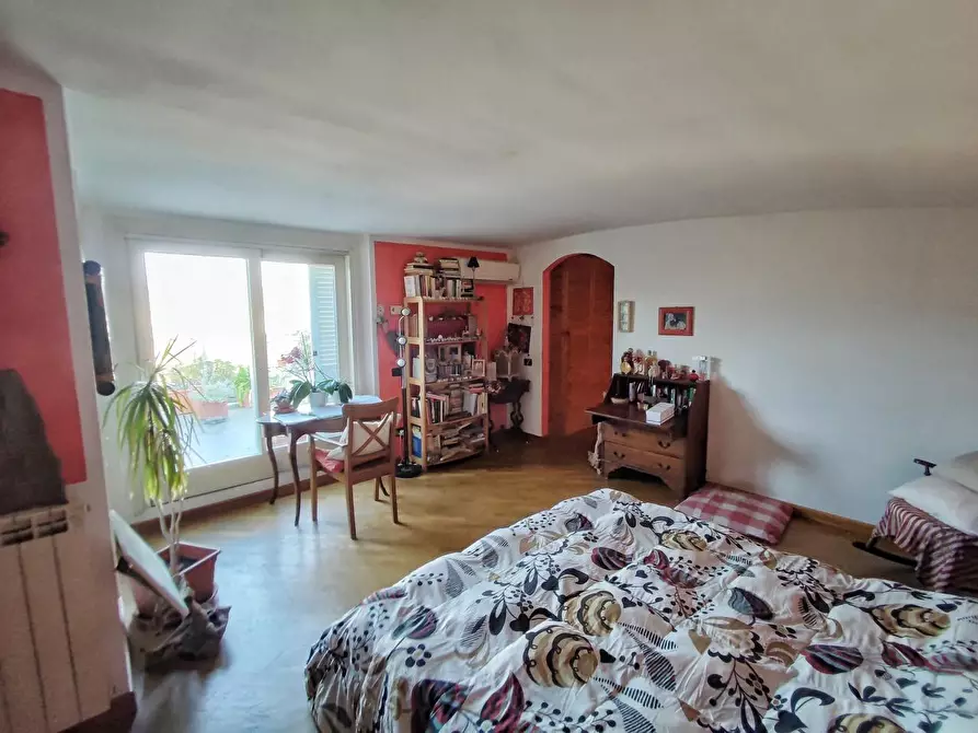 Immagine 10 di Mansarda in vendita  a Viareggio