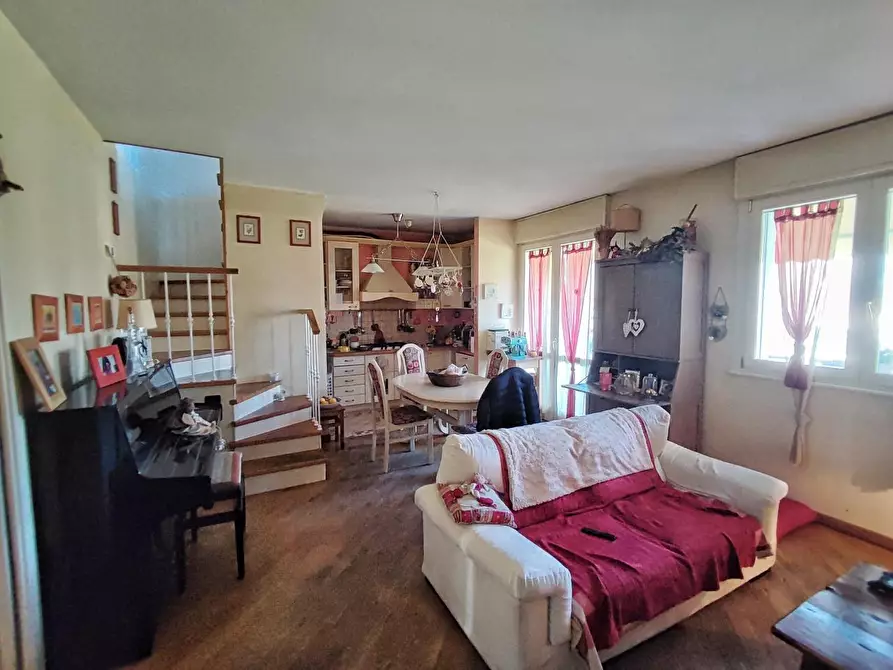 Immagine 2 di Mansarda in vendita  a Viareggio