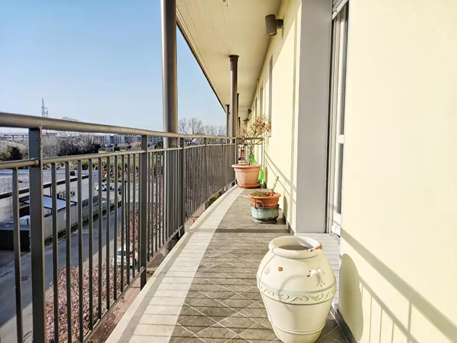 Immagine 18 di Mansarda in vendita  a Viareggio