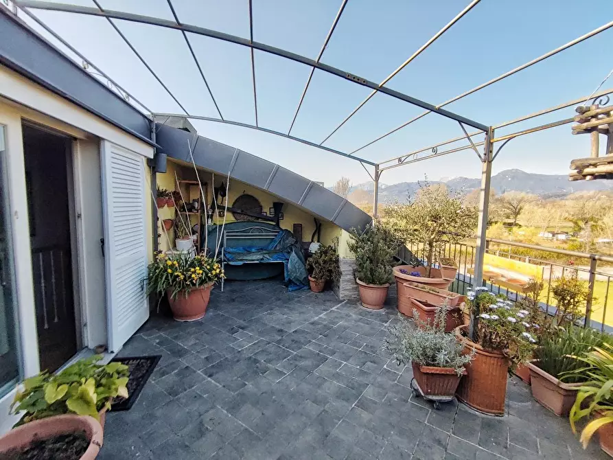 Immagine 17 di Mansarda in vendita  a Viareggio