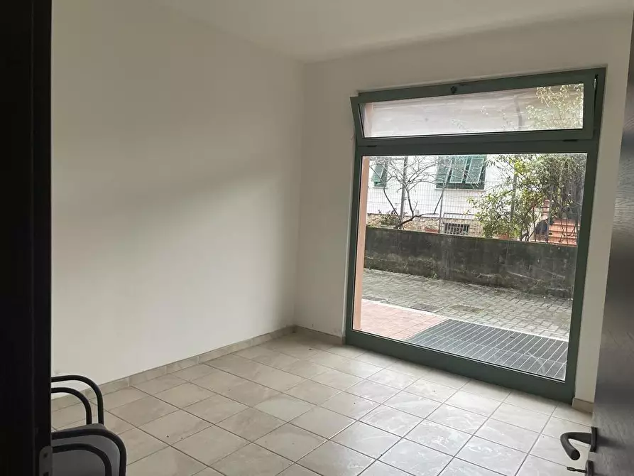 Immagine 2 di Ufficio in vendita  a Massa