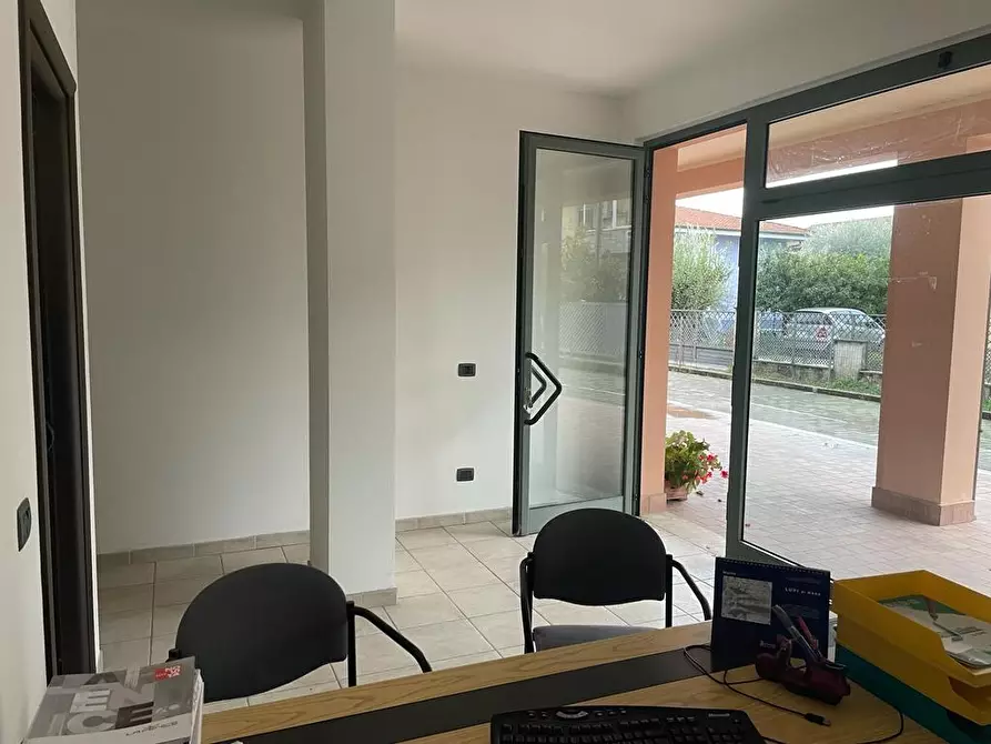 Immagine 4 di Ufficio in vendita  a Massa
