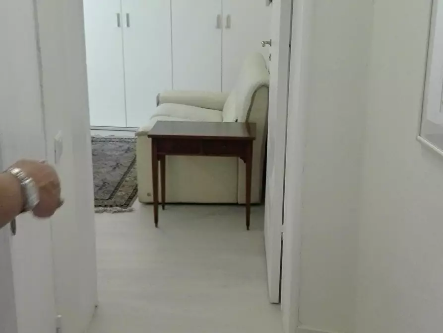 Immagine 10 di Appartamento in affitto  a Siena