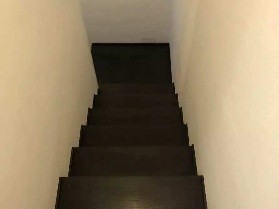 Immagine 13 di Locale commerciale in vendita  a Carrara