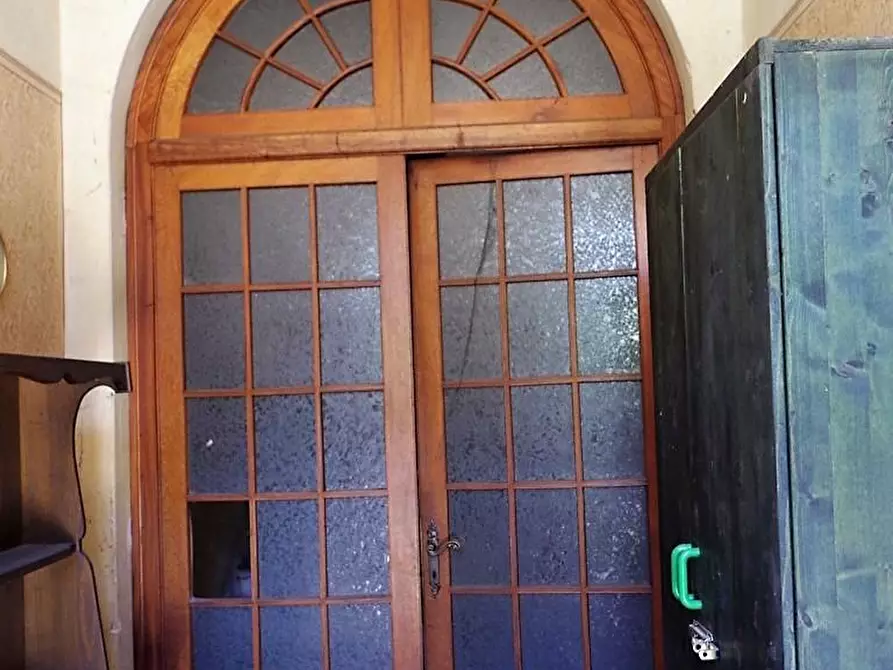 Immagine 9 di Palazzo in vendita  a Lucca