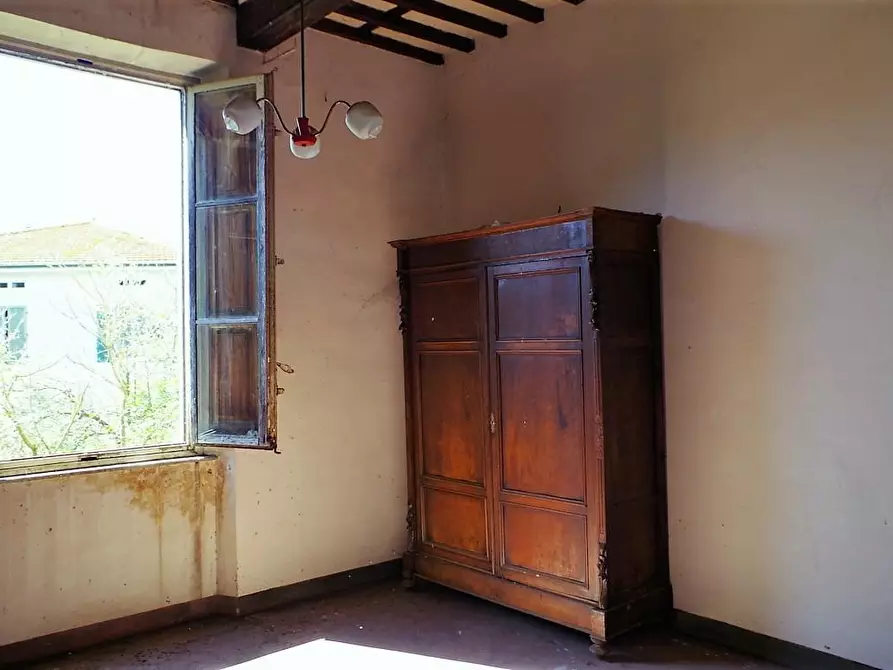 Immagine 16 di Palazzo in vendita  a Lucca
