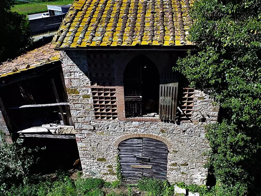 Immagine 20 di Palazzo in vendita  a Lucca