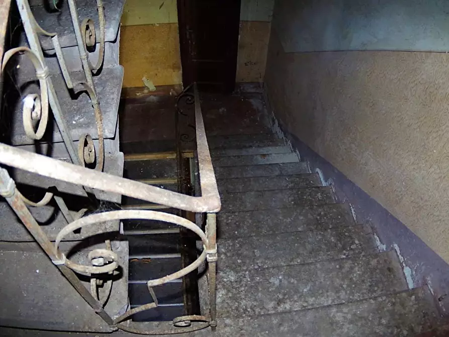 Immagine 10 di Palazzo in vendita  a Lucca