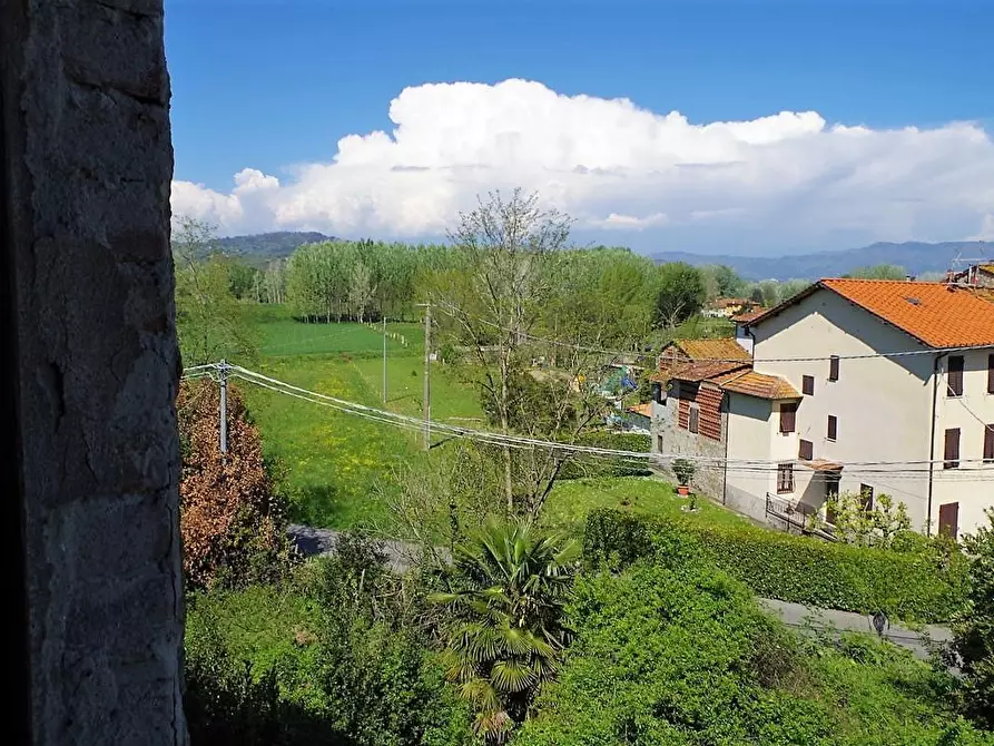 Immagine 23 di Palazzo in vendita  a Lucca