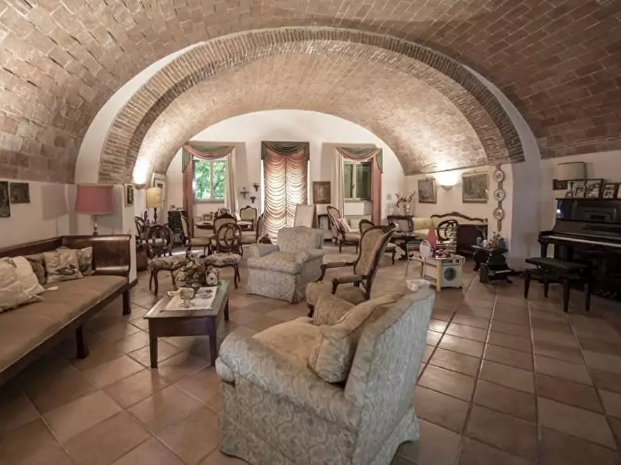 Immagine 21 di Casa colonica in vendita  a San Giuliano Terme