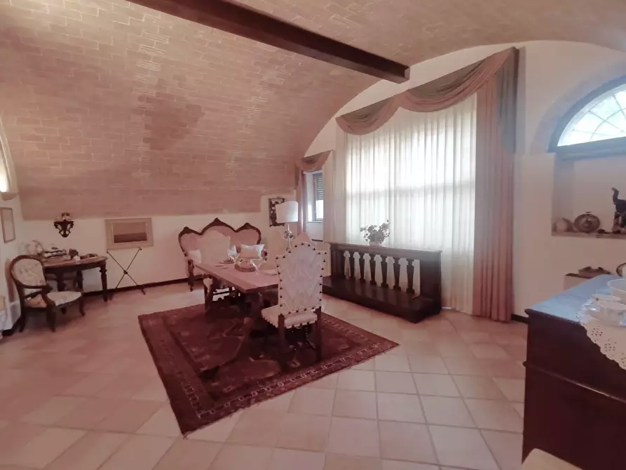 Immagine 23 di Casa colonica in vendita  a San Giuliano Terme