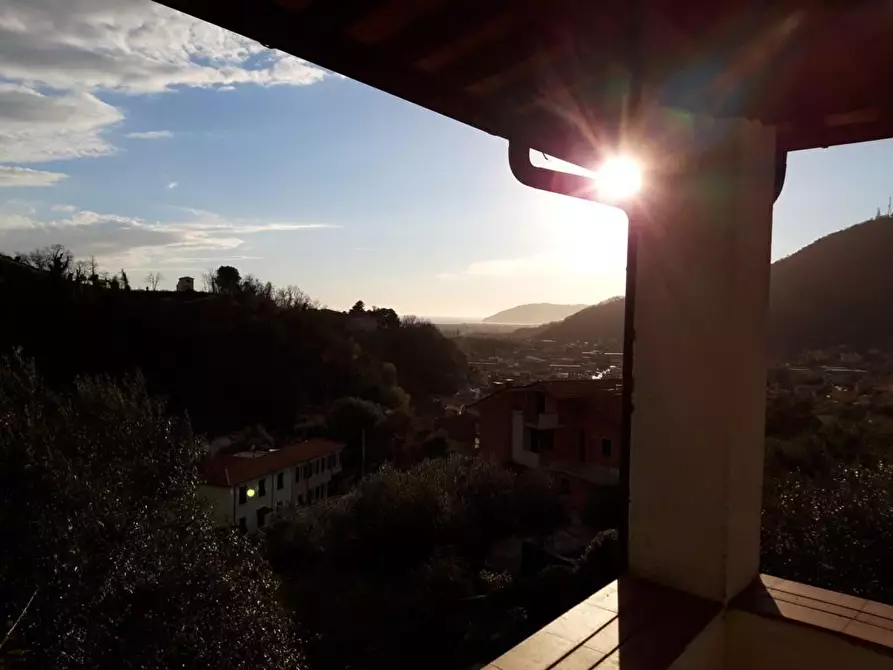 Immagine 7 di Villa in vendita  a Carrara
