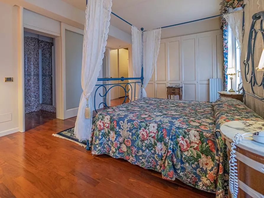 Immagine 25 di Villa in vendita  a Fucecchio