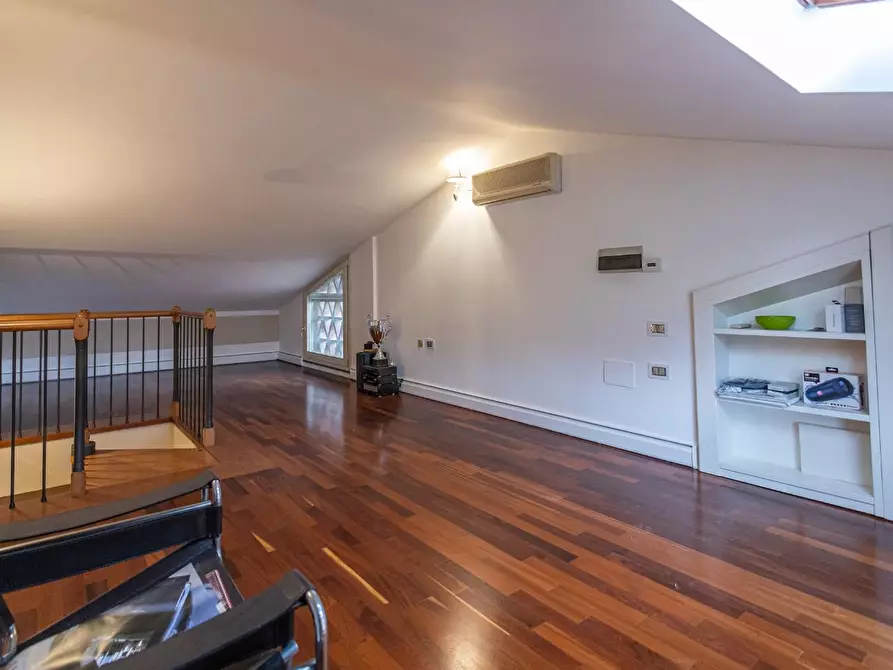 Immagine 41 di Villa in vendita  a Fucecchio