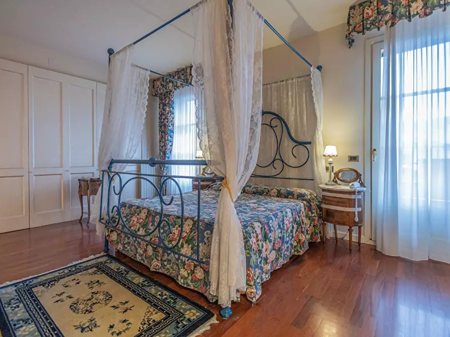 Immagine 24 di Villa in vendita  a Fucecchio