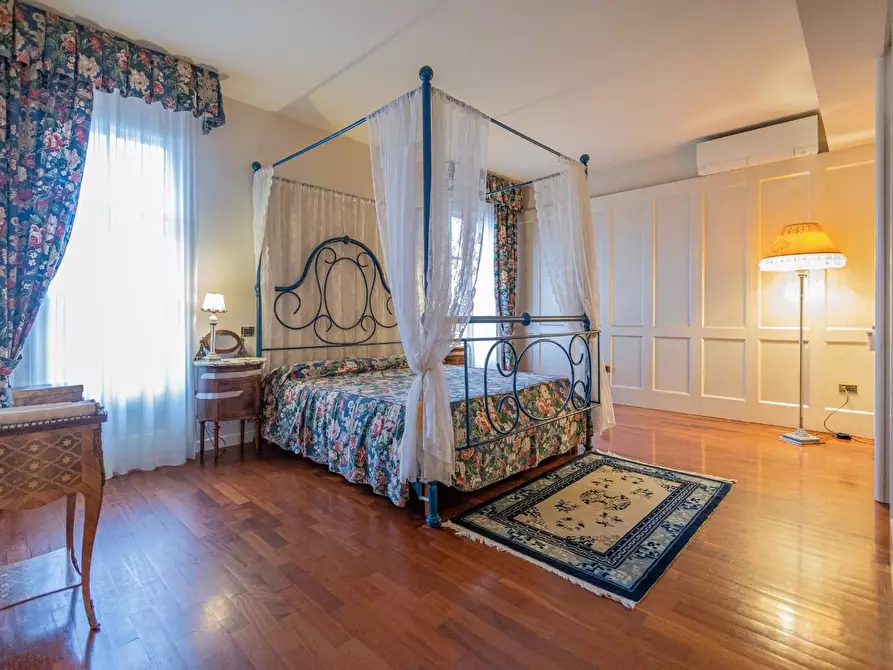 Immagine 23 di Villa in vendita  a Fucecchio