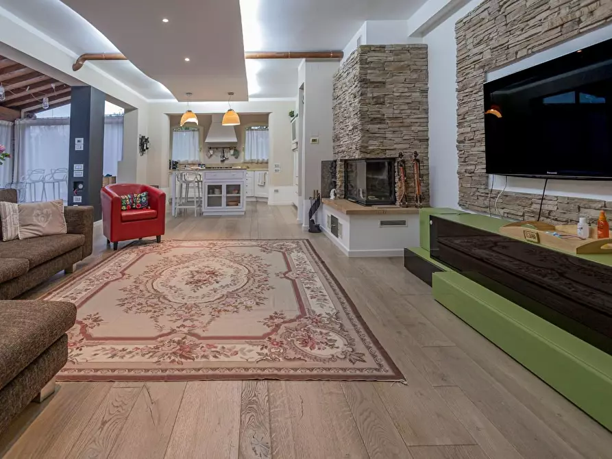 Immagine 12 di Villa in vendita  a Fucecchio