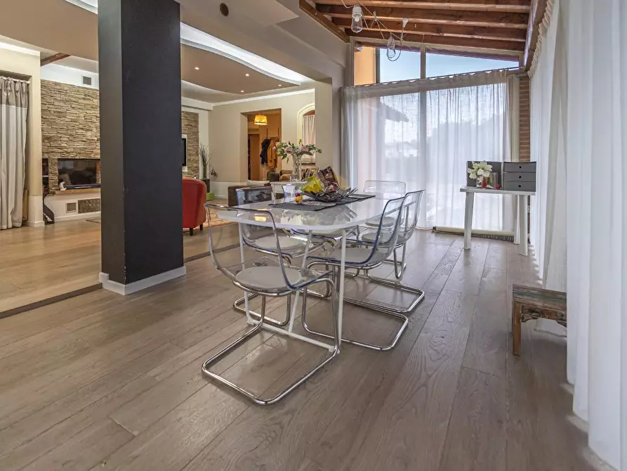 Immagine 16 di Villa in vendita  a Fucecchio