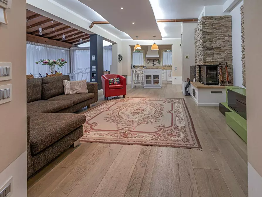 Immagine 11 di Villa in vendita  a Fucecchio