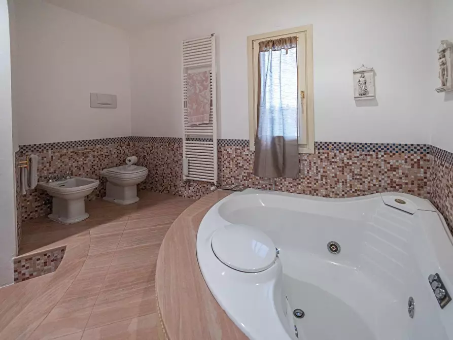 Immagine 29 di Villa in vendita  a Fucecchio