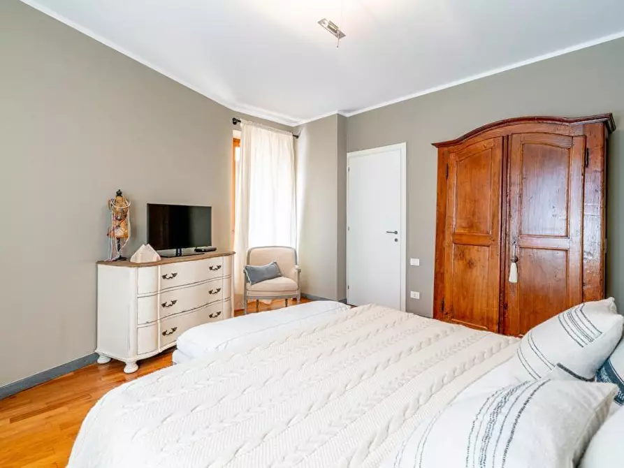 Immagine 13 di Villa in vendita  a Montignoso