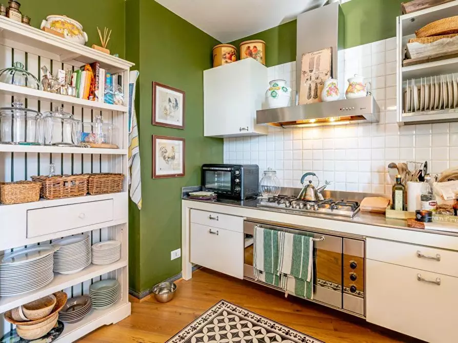 Immagine 9 di Villa in vendita  a Montignoso