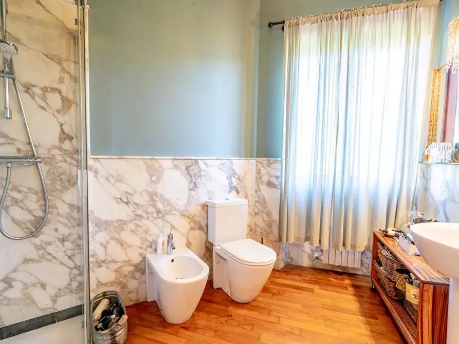 Immagine 22 di Villa in vendita  a Montignoso