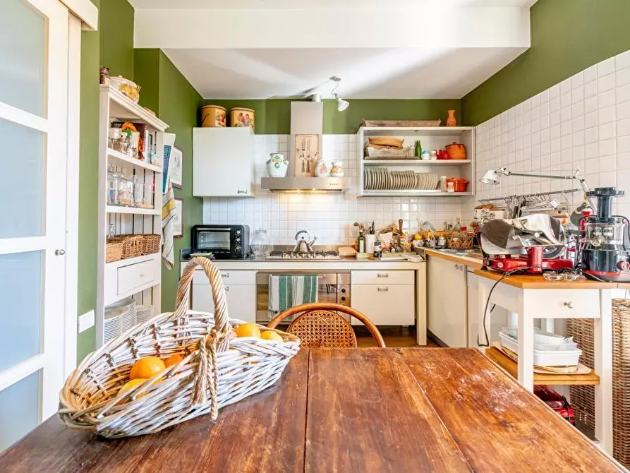 Immagine 8 di Villa in vendita  a Montignoso