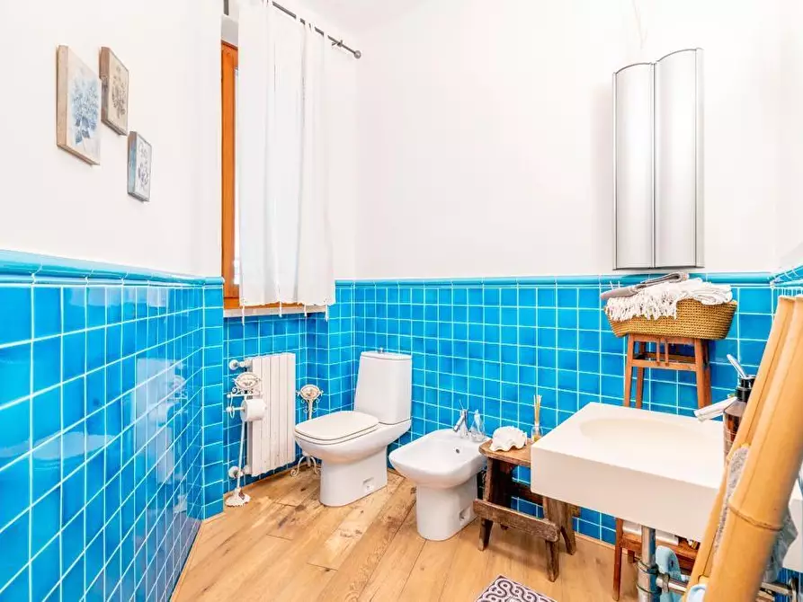 Immagine 10 di Villa in vendita  a Montignoso