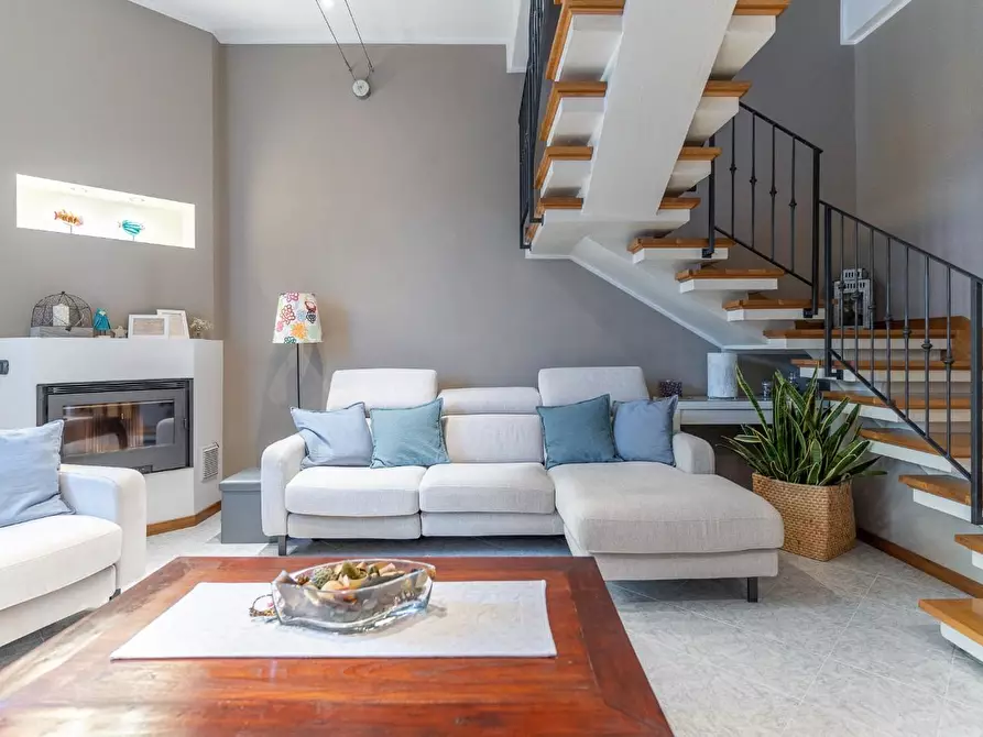 Immagine 3 di Appartamento in vendita  a Capraia E Limite