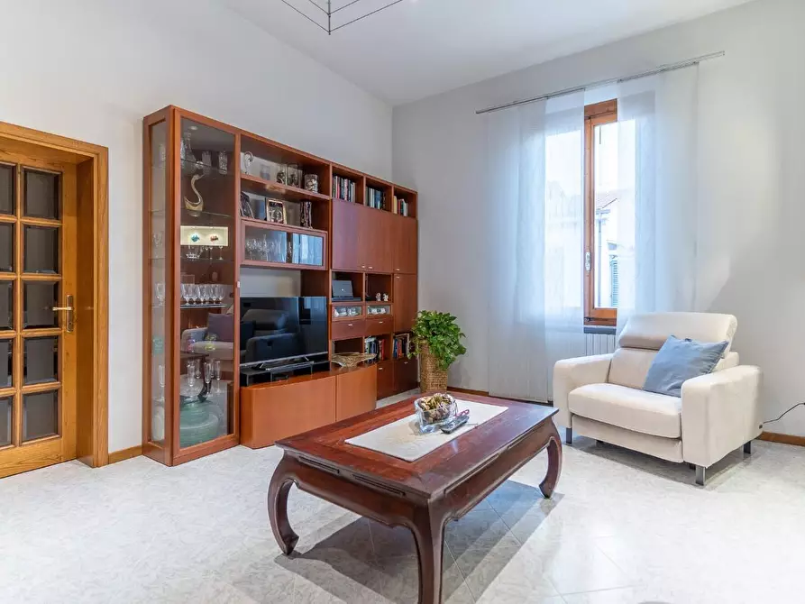 Immagine 7 di Appartamento in vendita  a Capraia E Limite