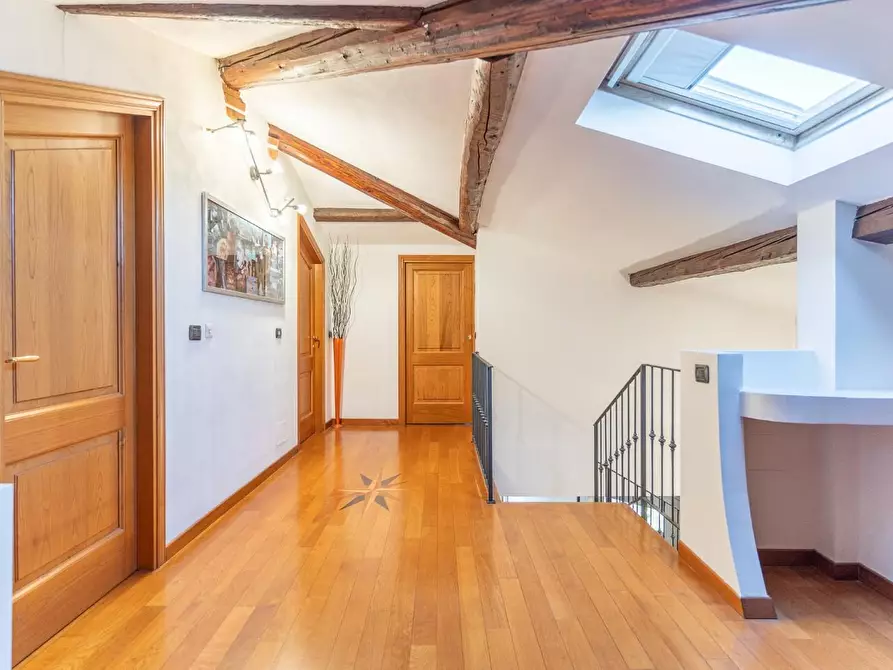 Immagine 35 di Appartamento in vendita  a Capraia E Limite