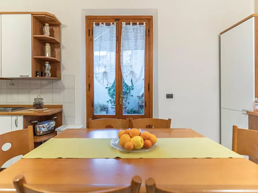 Immagine 18 di Appartamento in vendita  a Capraia E Limite