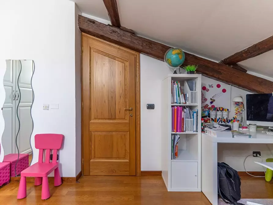 Immagine 40 di Appartamento in vendita  a Capraia E Limite