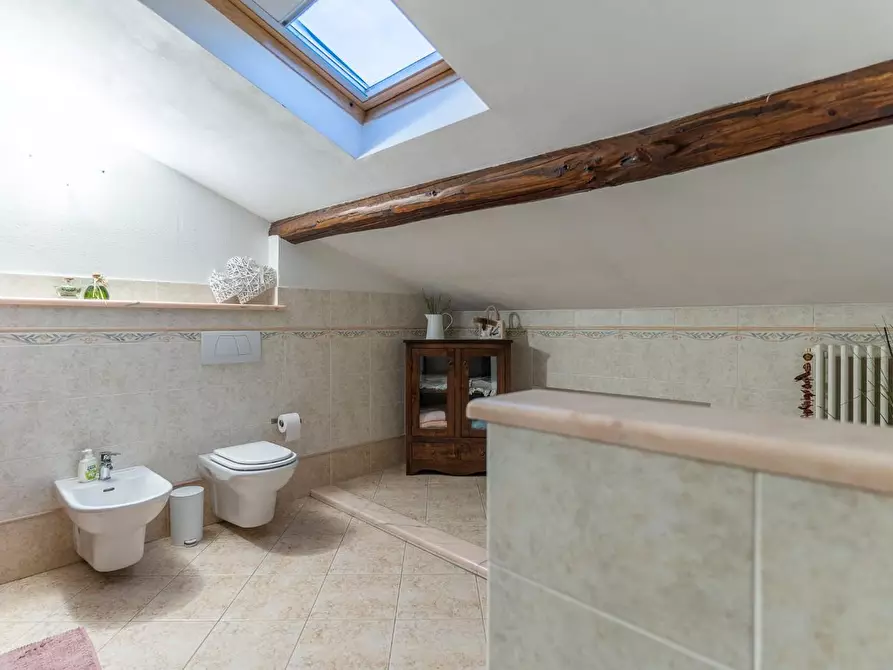 Immagine 44 di Appartamento in vendita  a Capraia E Limite