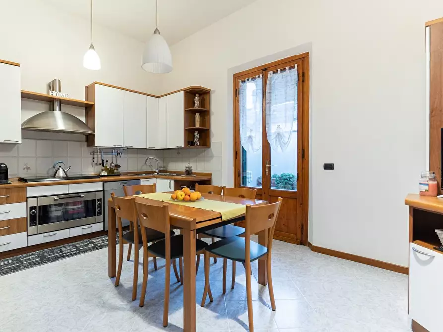 Immagine 19 di Appartamento in vendita  a Capraia E Limite