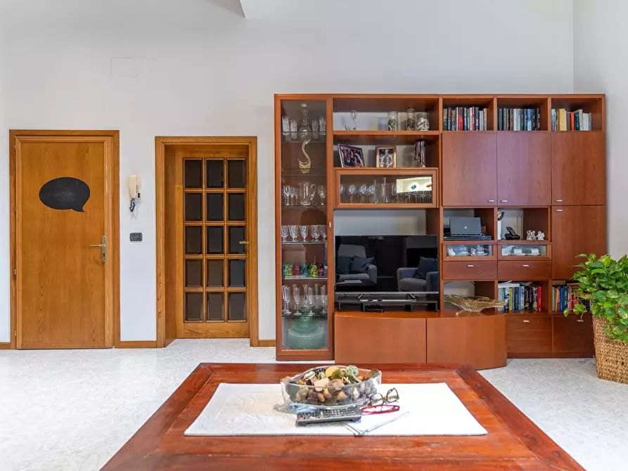 Immagine 6 di Appartamento in vendita  a Capraia E Limite